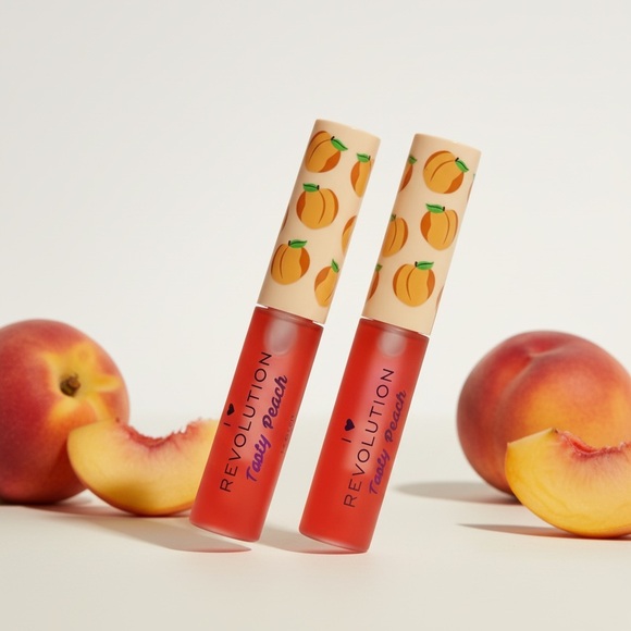 Revolution Tasty Peach Lip Oil - Picture 6 of 8